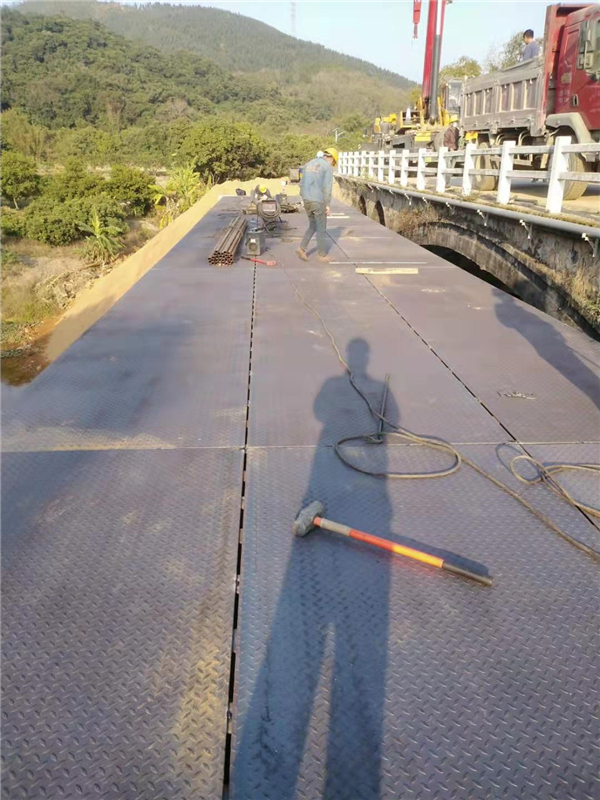 湖南拓天路橋工程機(jī)械有限公司,湖南路橋設(shè)施設(shè)計,湖南路橋設(shè)施銷售,路橋建設(shè)
